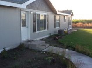 604 Basin Dr, Burbank, WA 99323