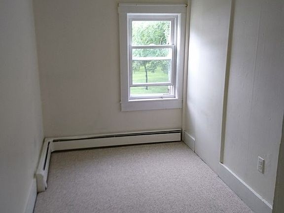 5th image of 23 Tracy St #4