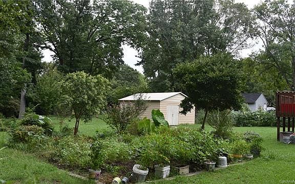 3rd image of 3306 Aspendale Ln