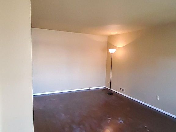 5th image of 406 W Linden Ave