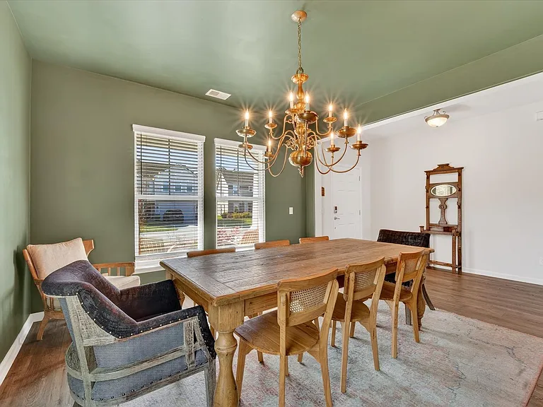 113 Brookline Dr — Photo 5