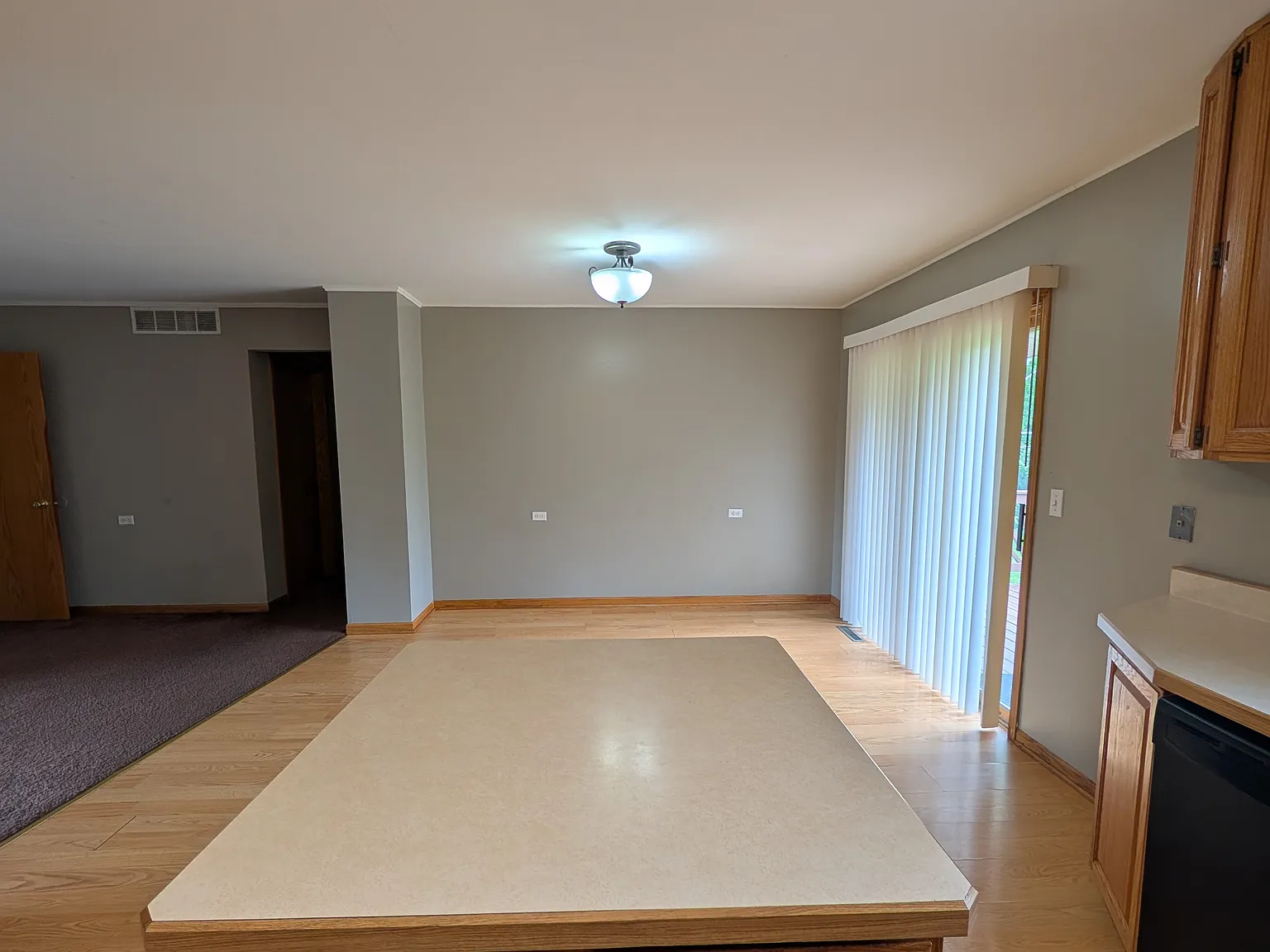 4 bed, 2640 sqft, $1,975 — Photo 4