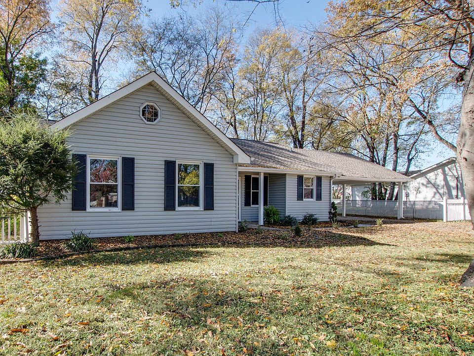 1st image of 102 Vanderford Ln