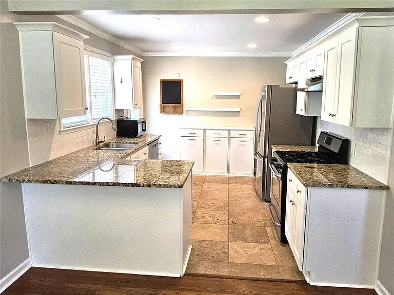 740 Pasley Ave SE — Photo 2