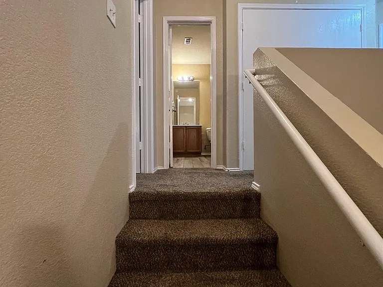 2620 Tilden Dr — Photo 9