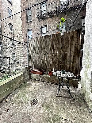 4th image of 319 W 92nd St APT 2