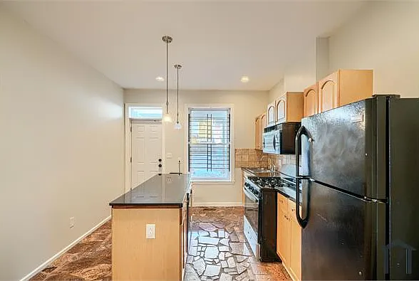 205 N Streeper St — Photo 5