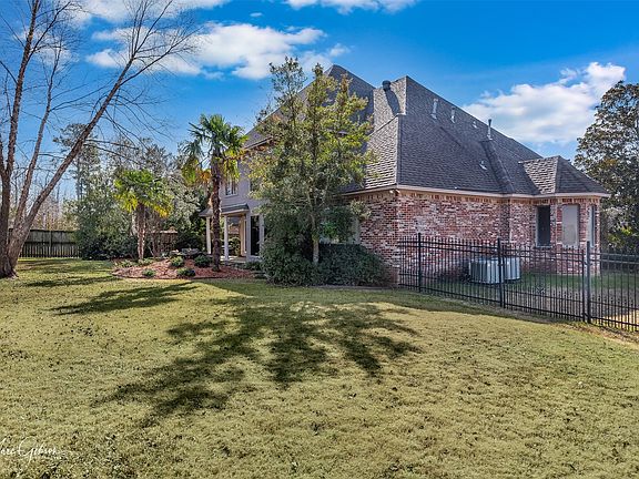 2nd image of 1069 Waters Edge Cir