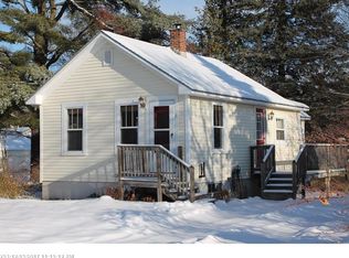11 2nd St, Farmingdale, ME 04344