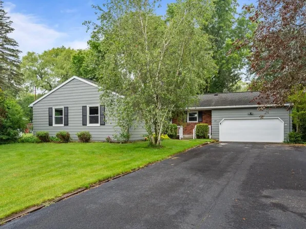 127 Simsbury Dr, Ithaca, NY 14850