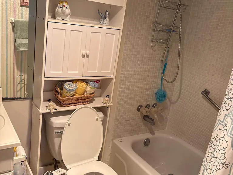 275 Monaco Way #F — Photo 9