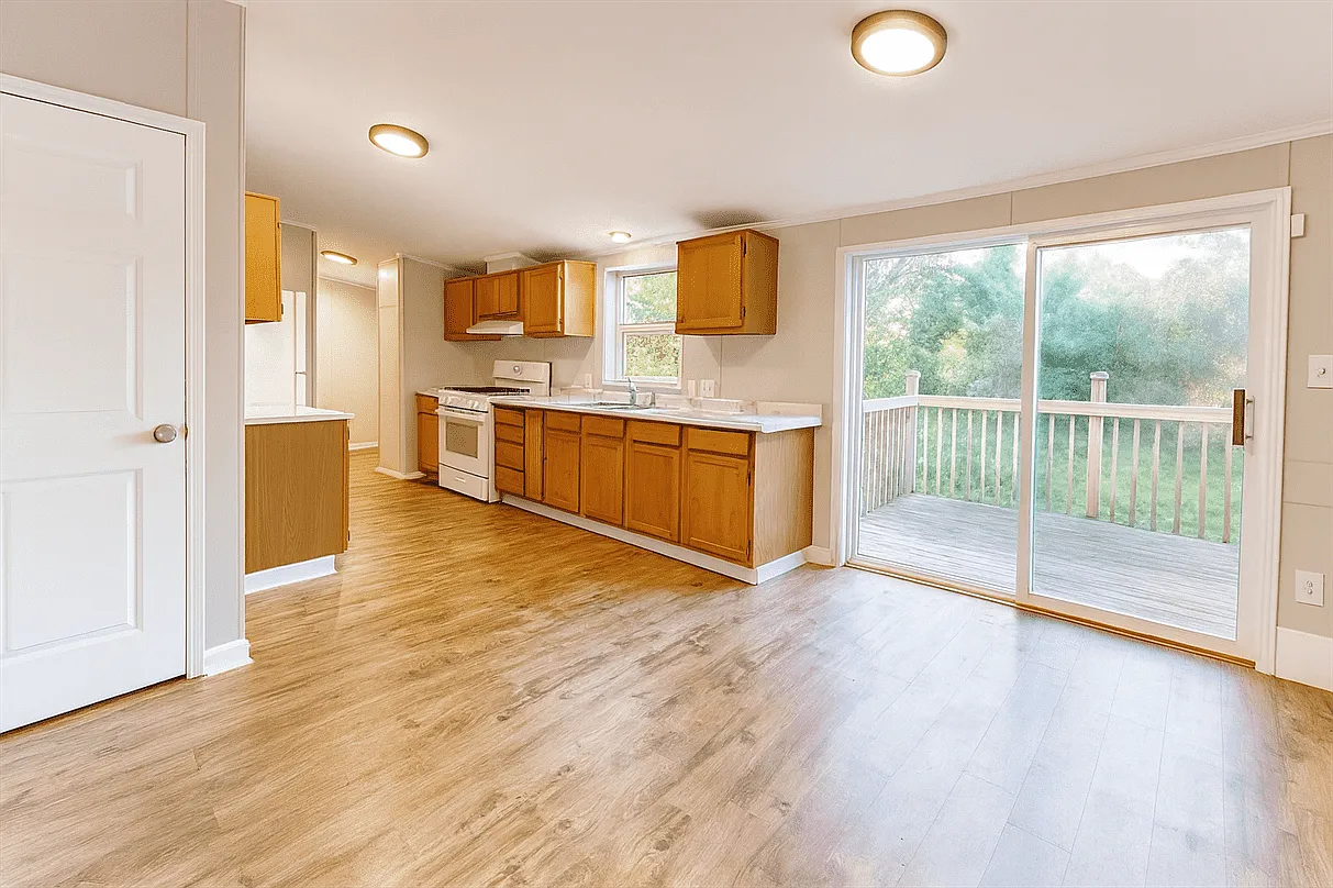 3 bed, 1200 sqft, $1,600 — Photo 4