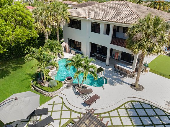4th image of 9521 Eden Manor