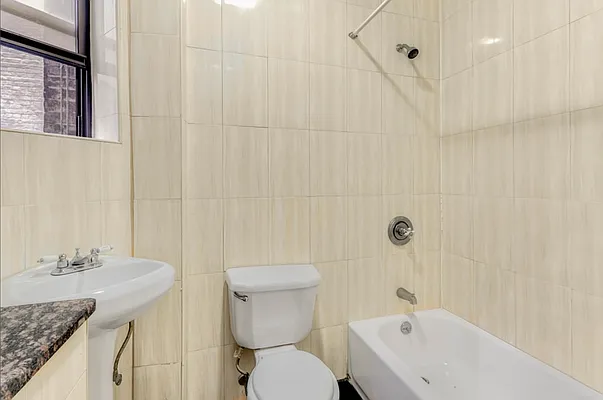 Rented by REZI | media 26