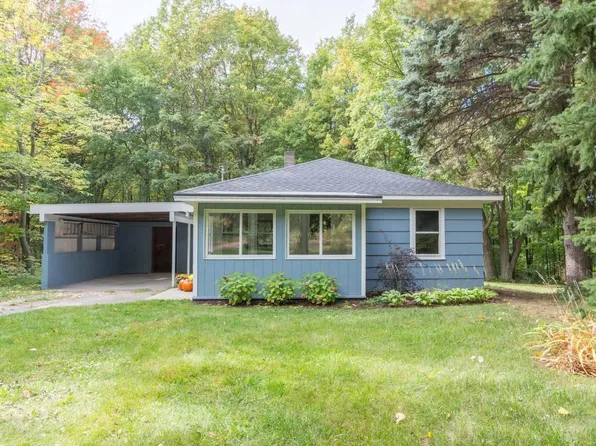 2998 S Good Harbor Trl, Cedar, MI 49621