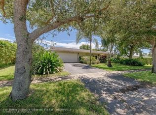 620 Ridgewood Ln, Plantation, FL 33317