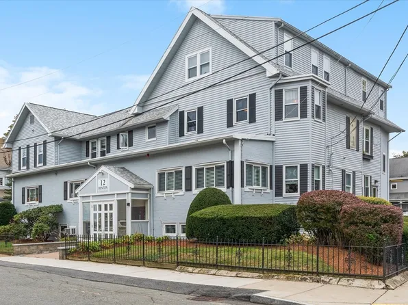 12 Benton St APT 4, Stoneham, MA 02180