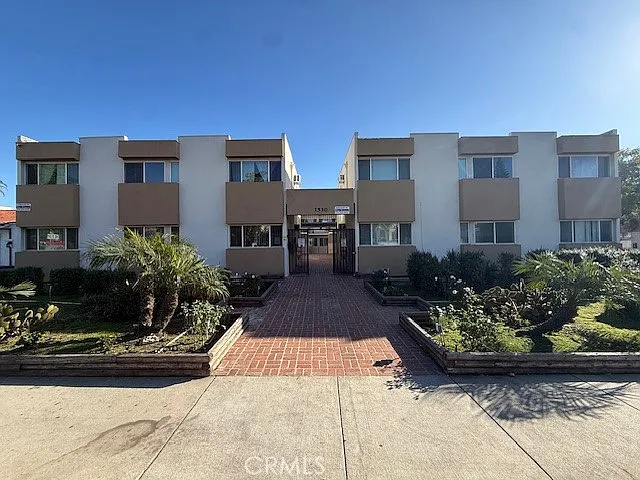 1530 E Broadway #104