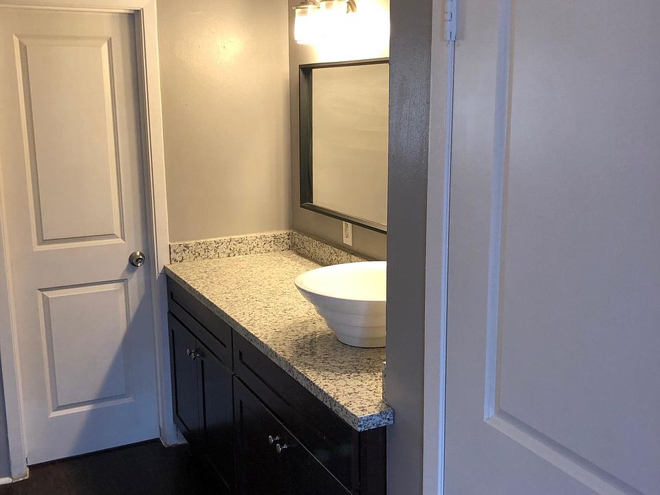 2nd image of 7606 Joplin St