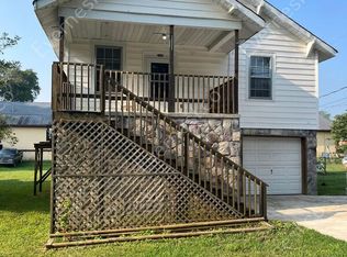 208 W 9th St, Chickamauga, GA 30707