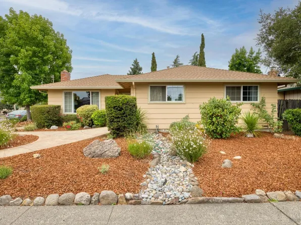 1633 Woodward Drive, Santa Rosa, CA 95405