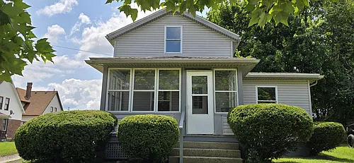 1133 North Ave NE Photo 1
