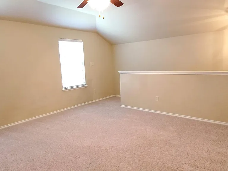 133 Oriole Dr — Photo 11
