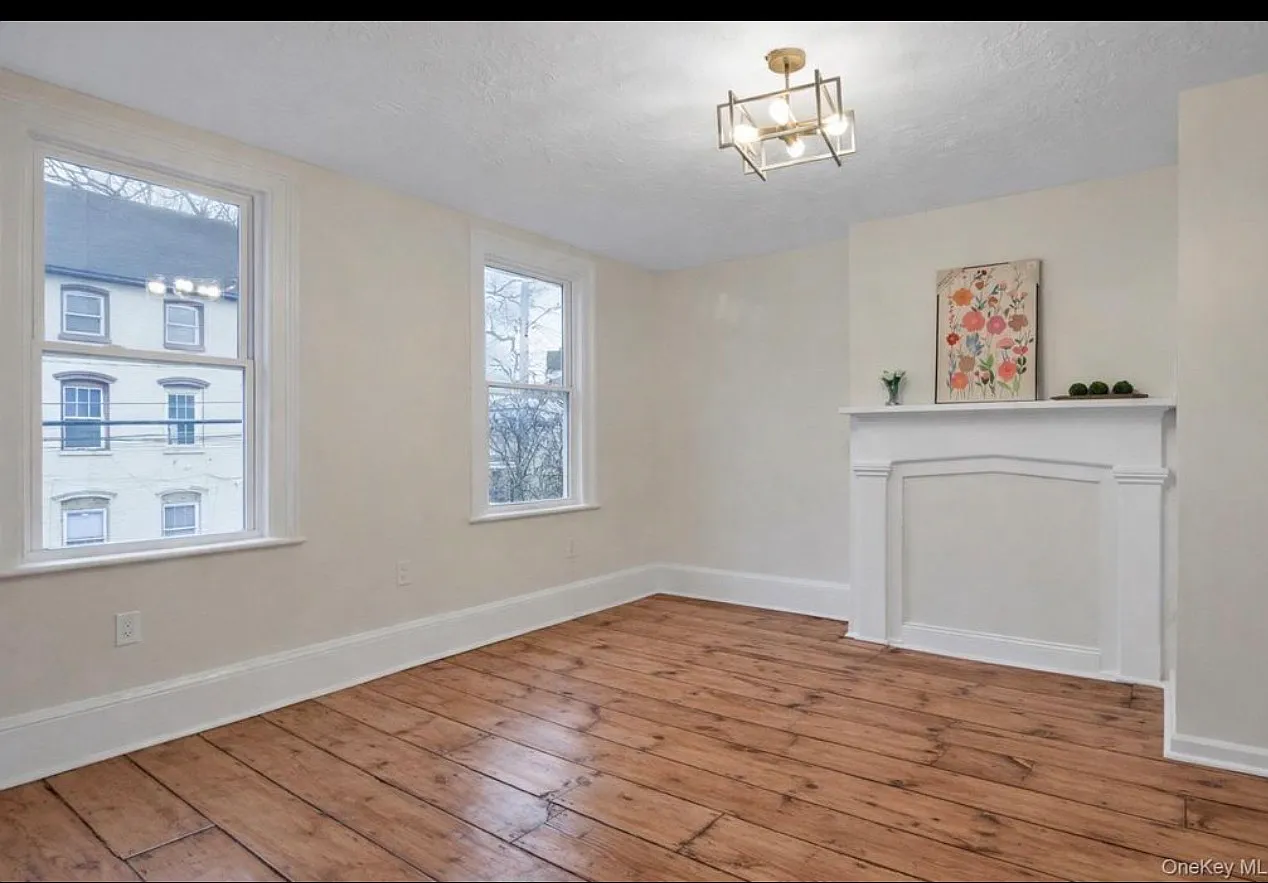 3 bed, 1400 sqft, $2,275 — Photo 3