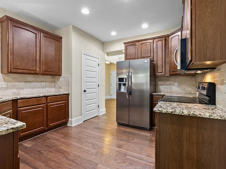 1177 Weatherford St — Photo 4