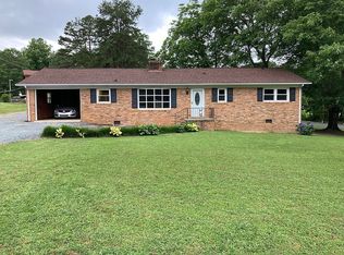 818 Oakwood Acres Rd, Asheboro, NC 27205