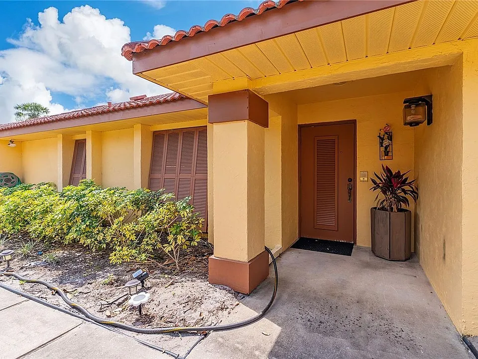 5053 Maui Cir #14