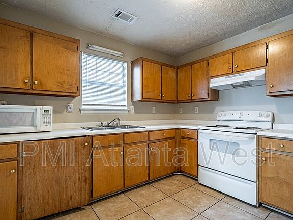 4th image of 10266 Stone St NW #B