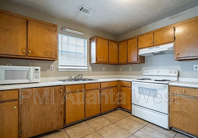 10266 Stone St NW #B — Photo 4
