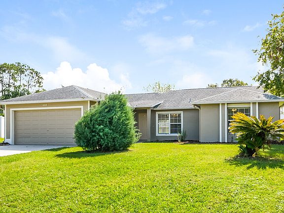3rd image of 12037 Woodglen Cir