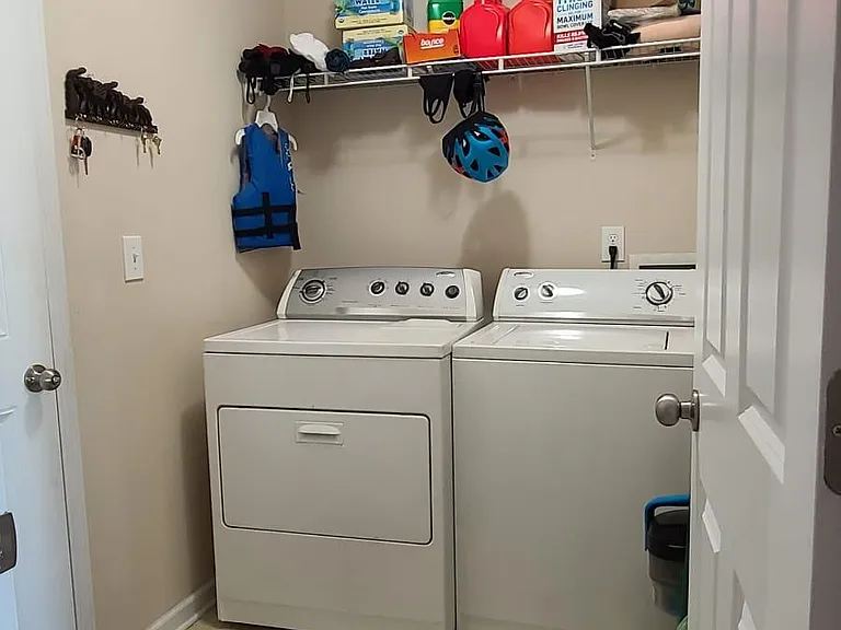 1036 Autumn Crest Ln — Photo 27