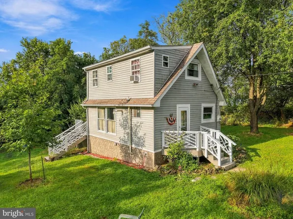 274 Granny Smith Rd, Linden, VA 22642