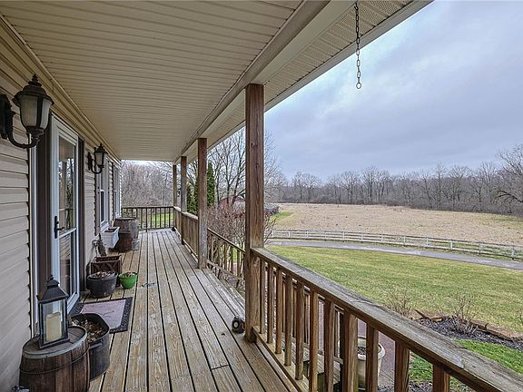 4th image of 2040 Wellington Rd