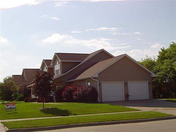 4th image of 905 Fox Valley Dr