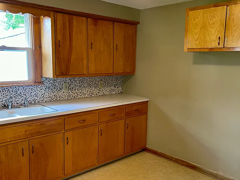 39 E 2nd St #1 — Photo 7