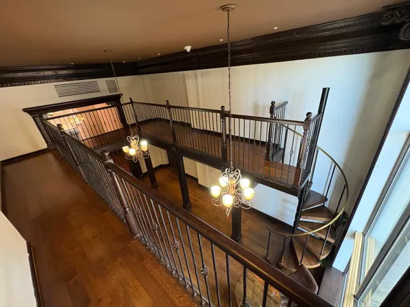 12-14 Hudson Place image 4 of 23