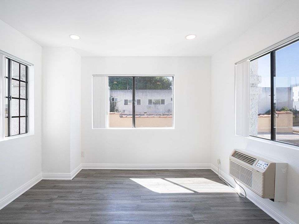 1st image of 1031 N Orange Grove Ave #204