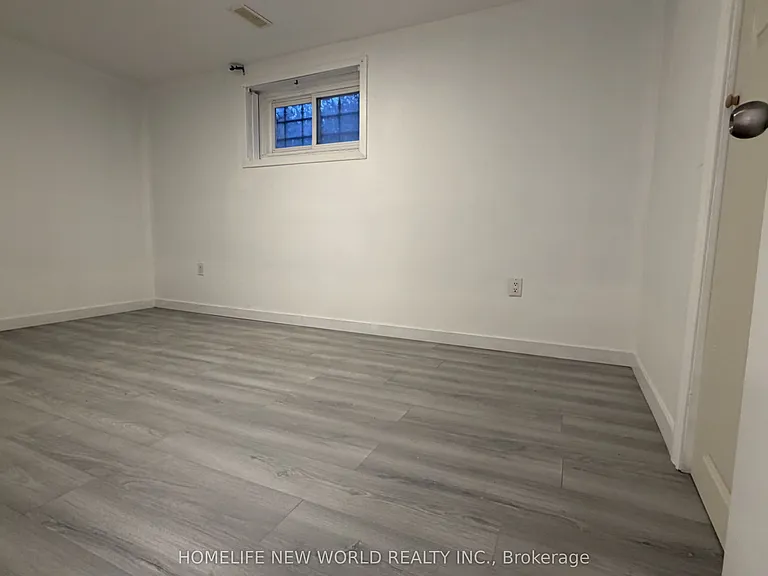 135 Pineway Blvd #LOWER LEVEL — Photo 11