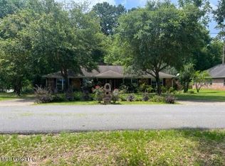8601 Bayou Castelle Dr, Gautier, MS 39553