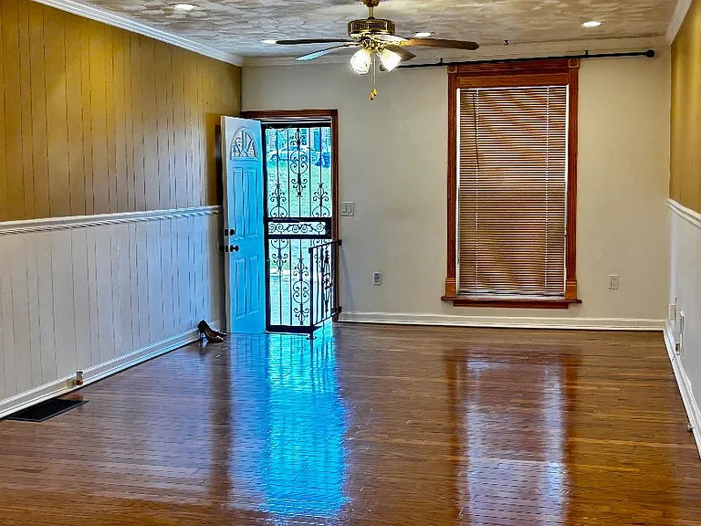 2509 Christian St — Photo 5