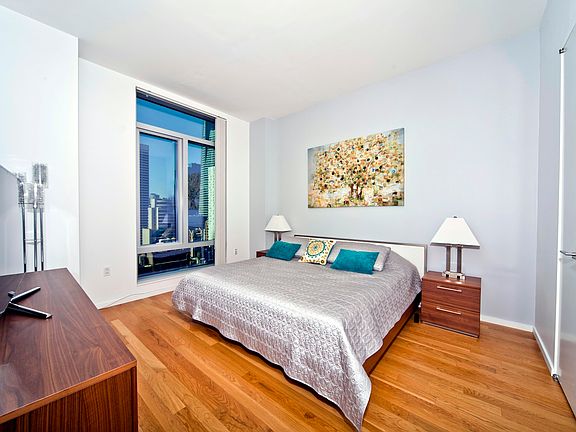 4th image of 18 W 48th St APT 27C