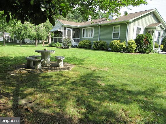 2nd image of 26727 Mission Pl