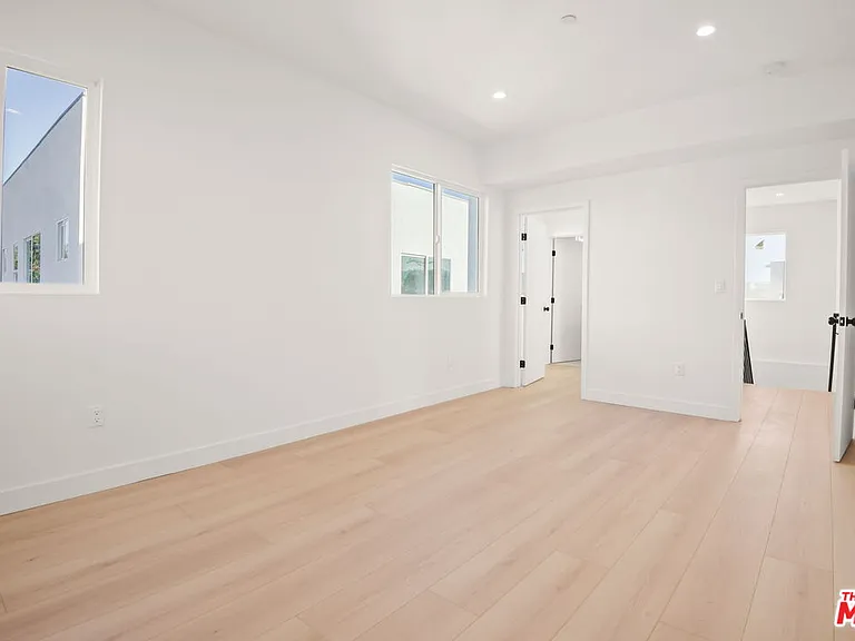 1709 S Burnside Ave #17091/2 — Photo 18