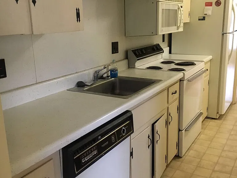 163 Pleasant St #2W — Photo 5