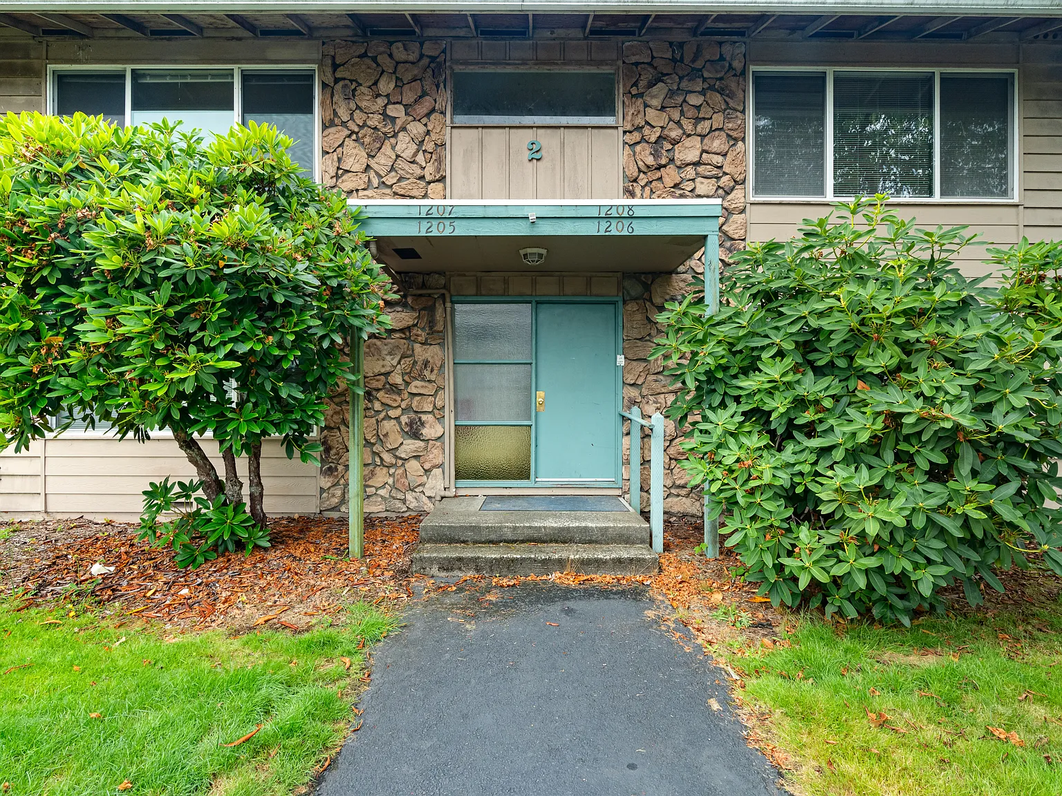 2 bed, 850 sqft, $1,450 — Photo 2