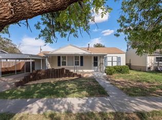 1215 Avenue C, Levelland, TX 79336